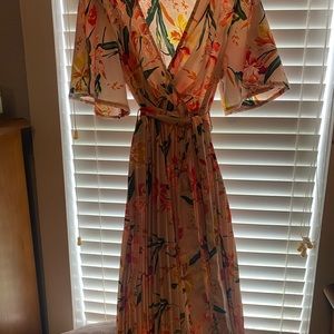 PrettyLittleThing: Peach Dress, size US 12